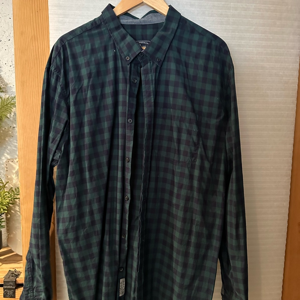 G.H. Bass & Co. Dark Green Plaid Button Down Shirt